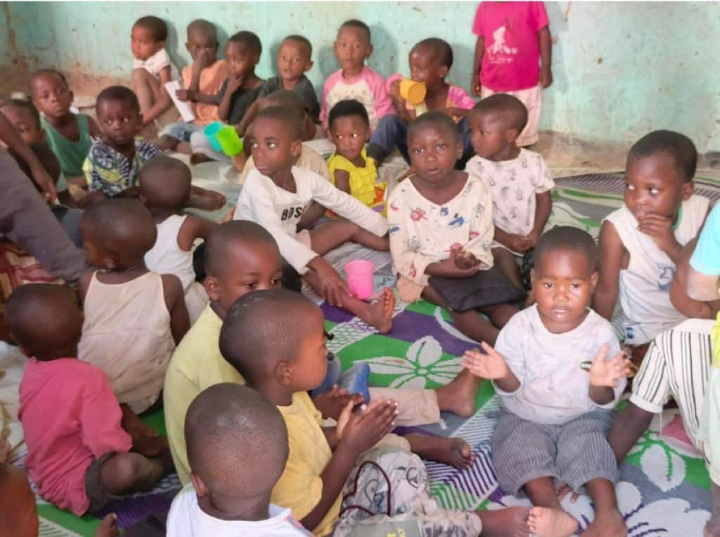 Børn fra skolen i Nakivale Refugee Settlement